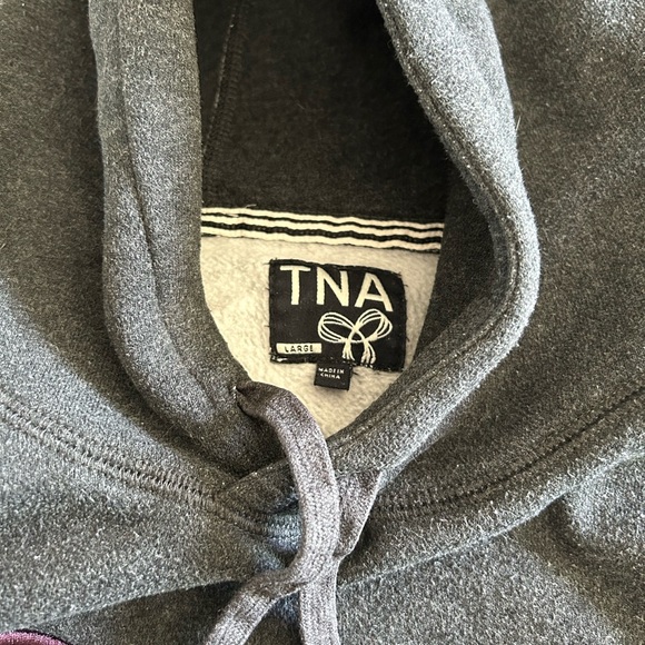 Aritzia - TNA Hoodie - Picture 2 of 3